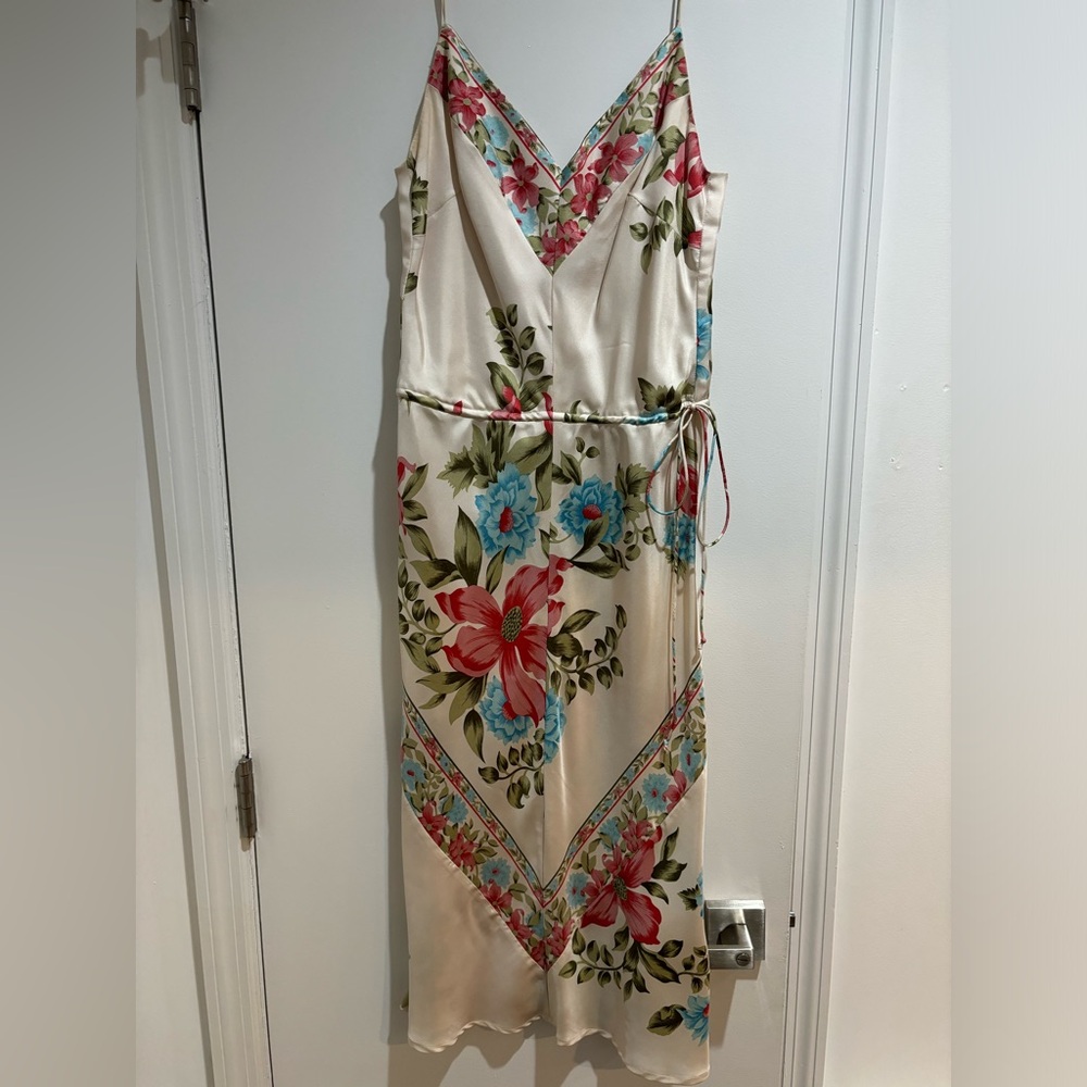 Floral bone beige spaghetti strap dress
 Company Plenty